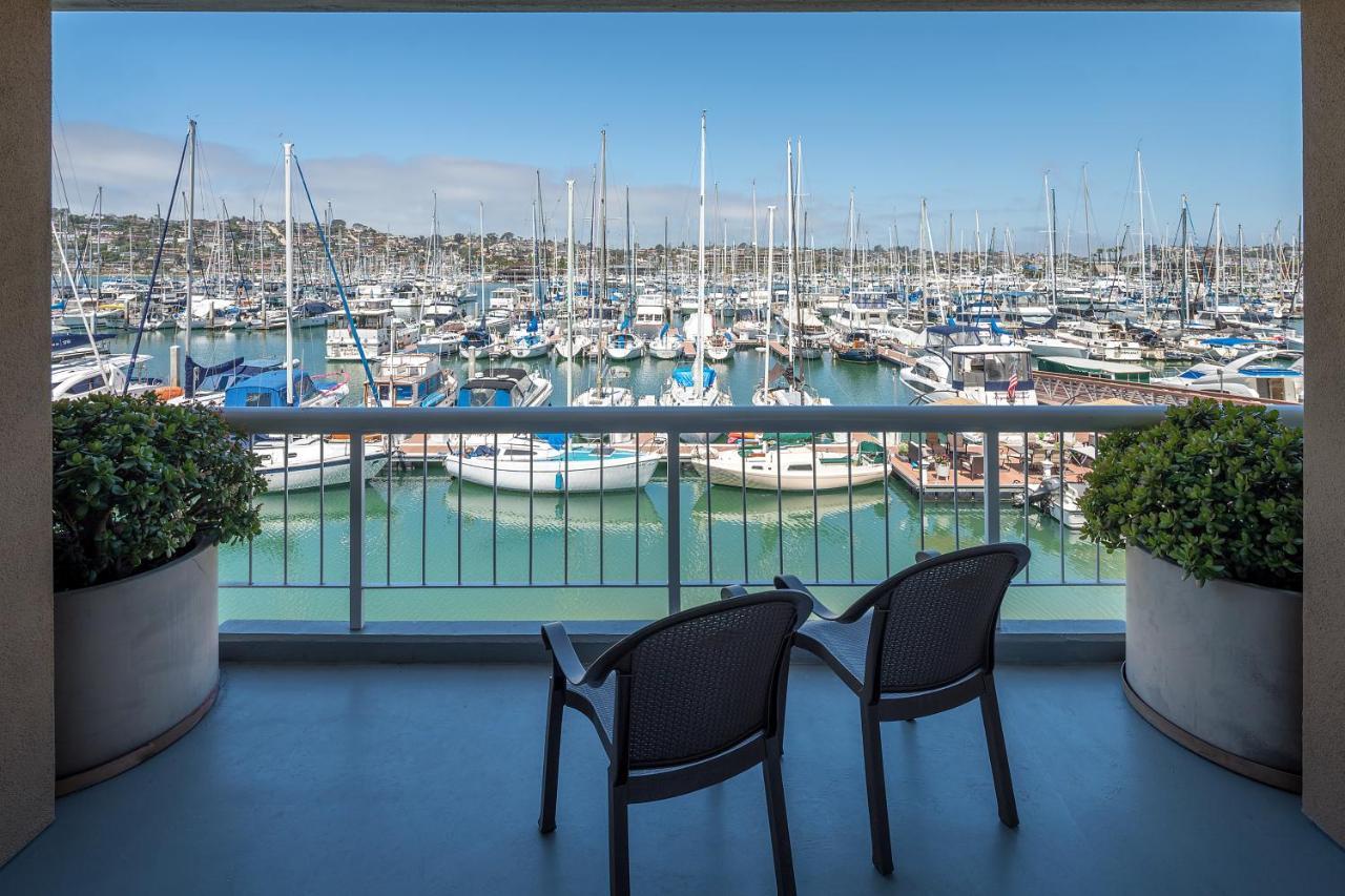 Bay Club Hotel And Marina Сан Диего Екстериор снимка