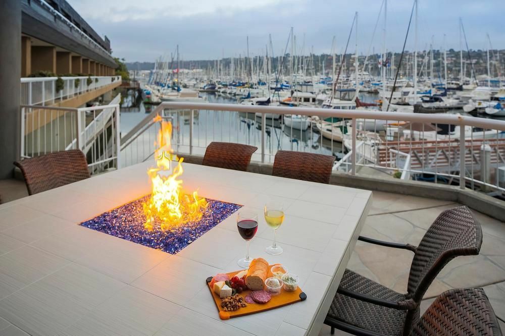 Bay Club Hotel And Marina Сан Диего Екстериор снимка