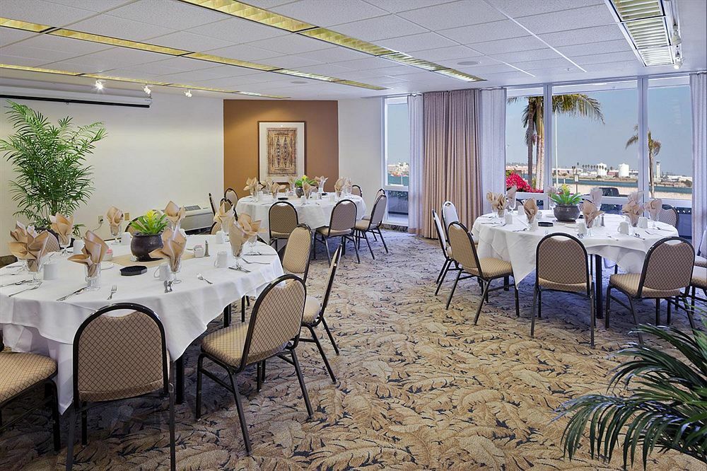 Bay Club Hotel And Marina Сан Диего Екстериор снимка